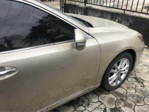 A picture of Lexus es350 2011 foreign used distress sale price 13 5m