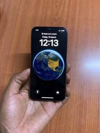 A picture of iPhone XS 64gb