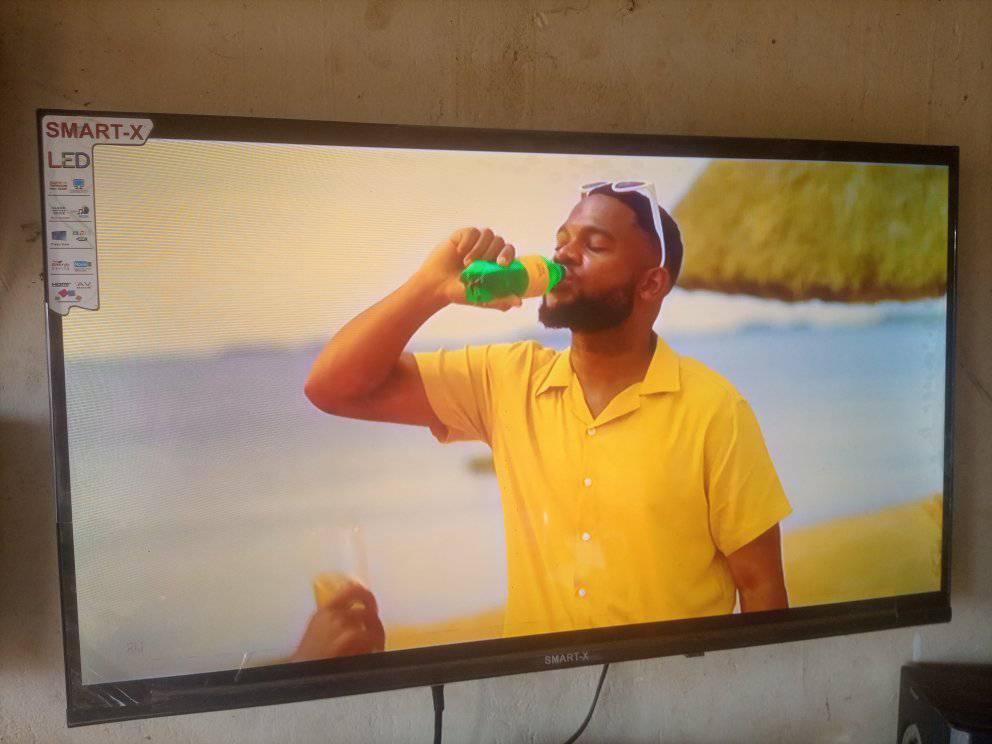 A picture of Smart x flameless 32 tv