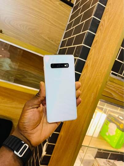 A picture of Samsung Galaxy S10