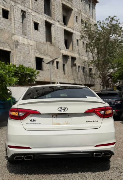 A picture of An extremely clean used full option Hyundai sonata 2 0T