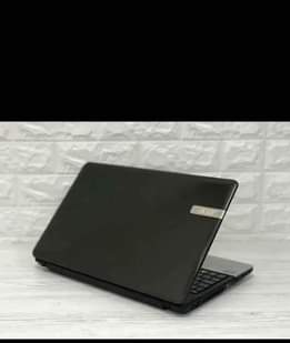A picture of Acer laptop kaliiii corei3