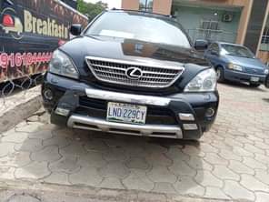 A picture of SHARP 2005 LEXUS RX 400 HYBRID AUTOMATIC TRANSMISSION VERY SHARP