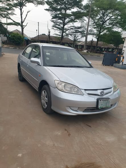 A picture of Honda civic 2005 automatic gear good condition engine and gear