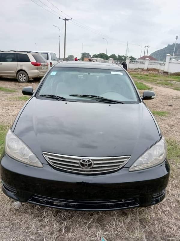 A picture of 04 Camry big daddy in good condition Painted and accident