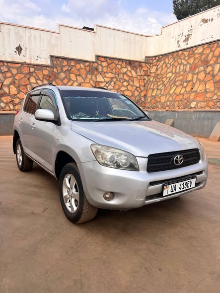 A picture of RAV4 2009