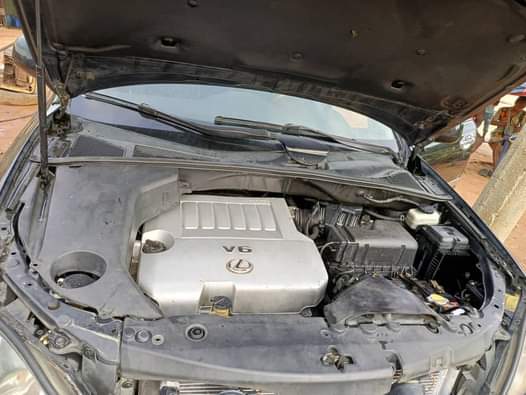 A picture of Lexus Rx350 small body 09 model first body nothing to