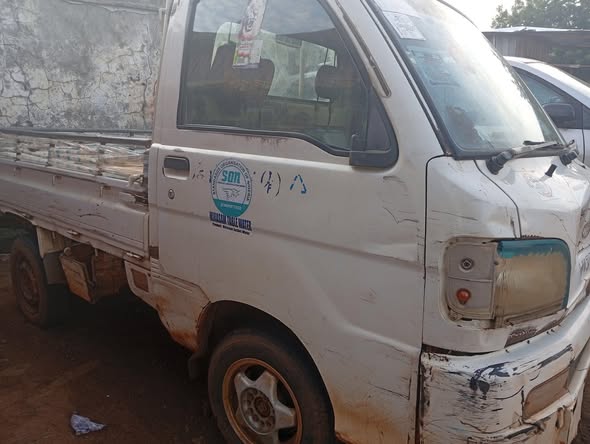 A picture of 2015 Shuttle truck 2015