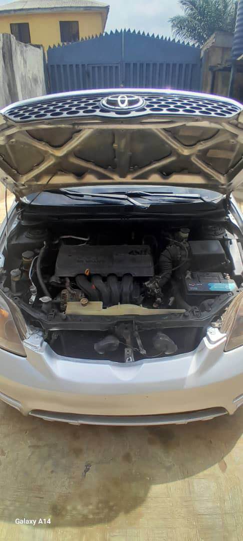 A picture of Toyota matrix 2005