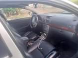 A picture of Toyota AVENSIS 2002