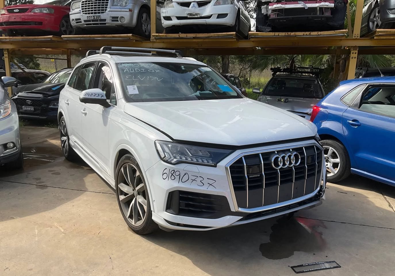 A picture of DAMAGED AUDI Q7 AUTO READY TO BE IMPORTED UGX38M CALL