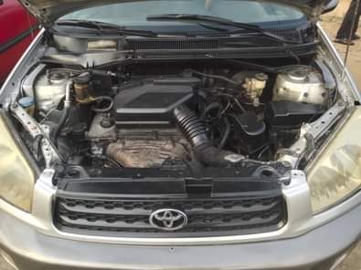 A picture of Toyota RAV4 2004 Model Buy and drive 2 5 buyer