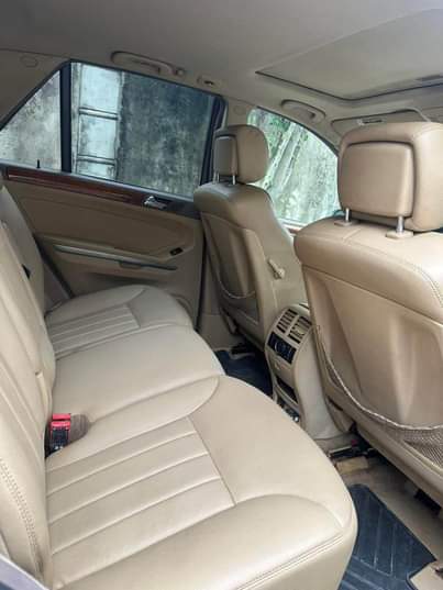 A picture of 2006 MBenz ML350 4matic Registered