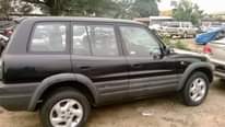 A picture of Make Toyota 09161519383 Model Rav4 Year 1998 Exterior Color Black