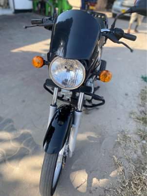 A picture of Boxer inauzwa HD imetuzwa Ina full vibar Bei 2 3