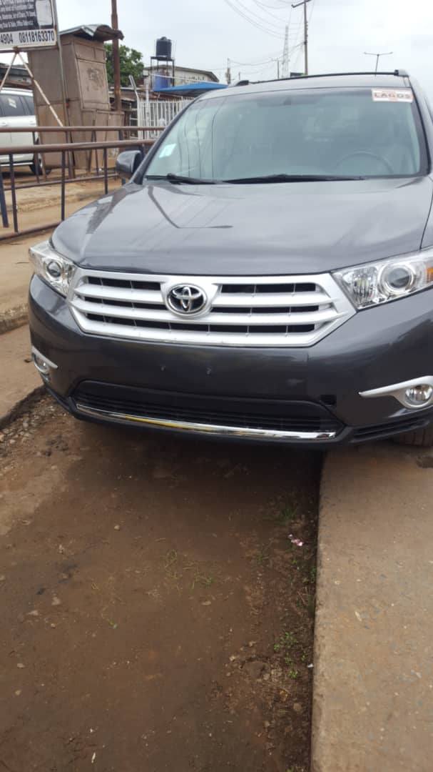 A picture of FOREIGN USED 2008 UPGRADED TO 2013 TOYOTA HIGHLANDER LITED EDITION