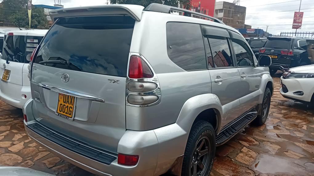 A picture of Land cruiser petrol engine