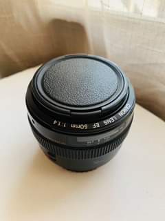 A picture of canon lens