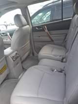 A picture of 2009 Toyota Highlander with push start button 89 000 mileage