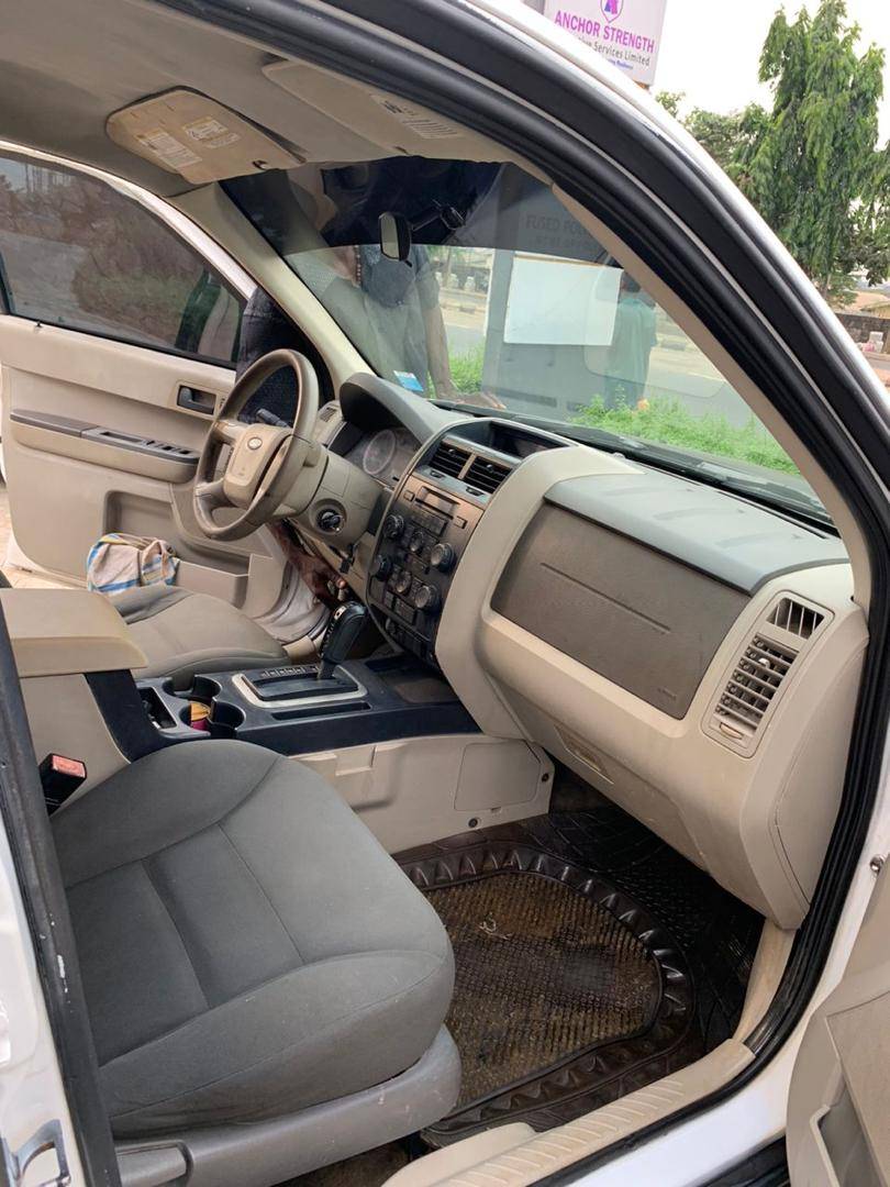 A picture of Ford escape