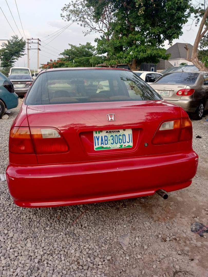 A picture of  Very Clean 2000 model Honda Civic with super sound