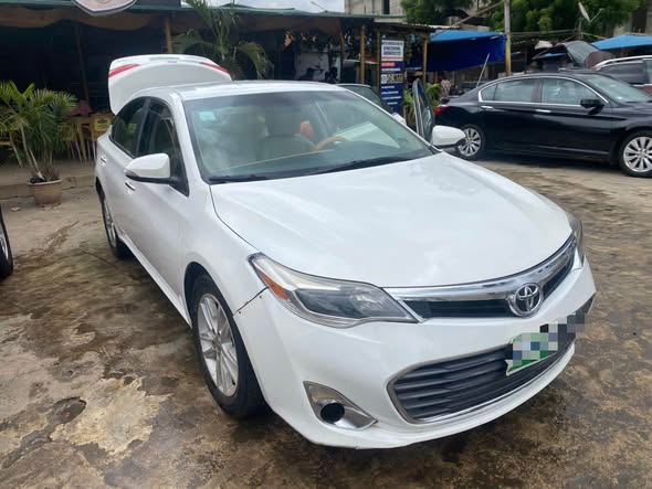 A picture of Toyota Avalon 2013 2021 on custom First user from toks