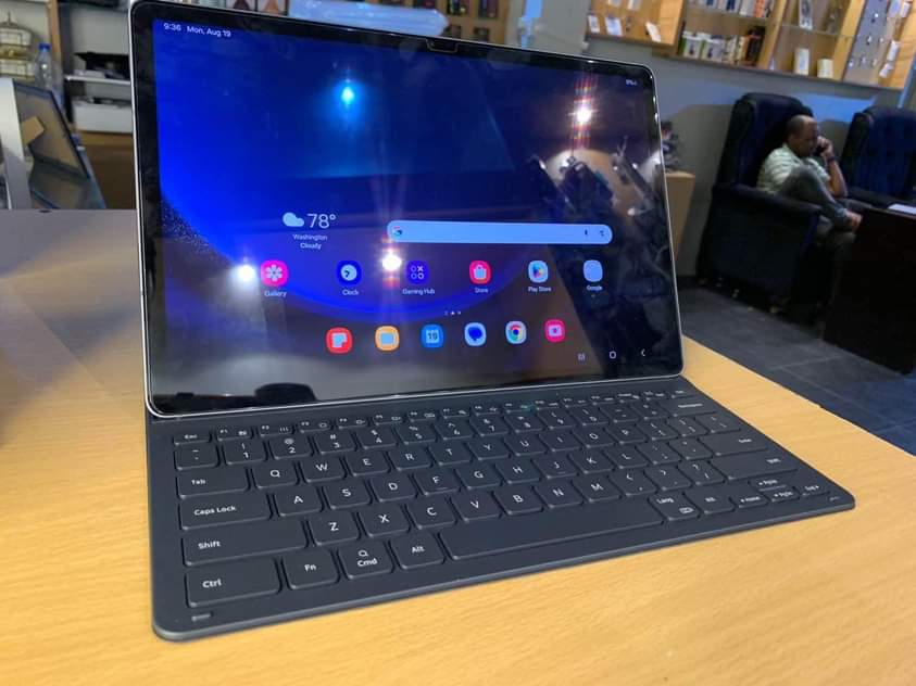 A picture of SAMSUNG TAB s9 FE plus ram 12gb