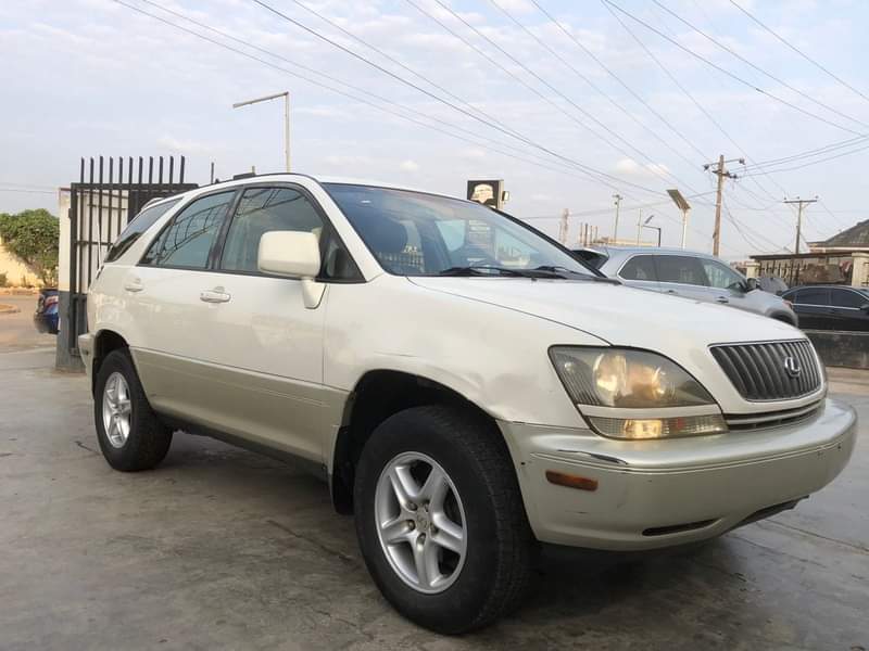 A picture of 2024 entry foreign used Lexus Rx 300 accident free pure