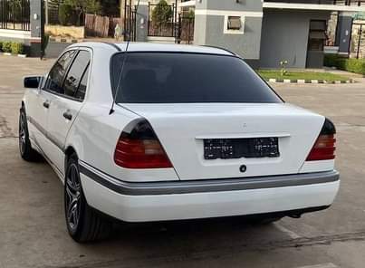 A picture of URGENT BUYERS ONLY CALL Mr. Anthony 09063948959 CLEAN 2002 Mercedes