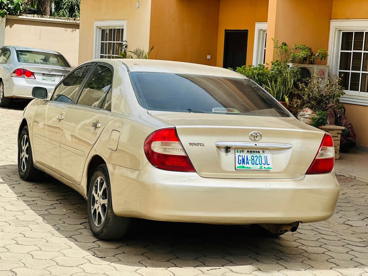 A picture of TOYOTA CAMRY 2005 1st body