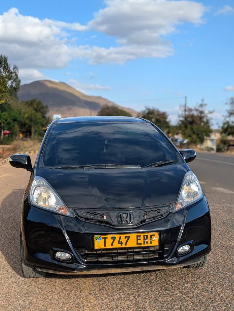 A picture of HONDA JAZZ 0767048883