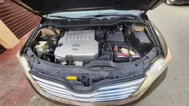 A picture of Toyota Venza 2011 model registered tokumbo standard sound engine and
