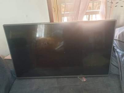 A picture of LG 43 Television