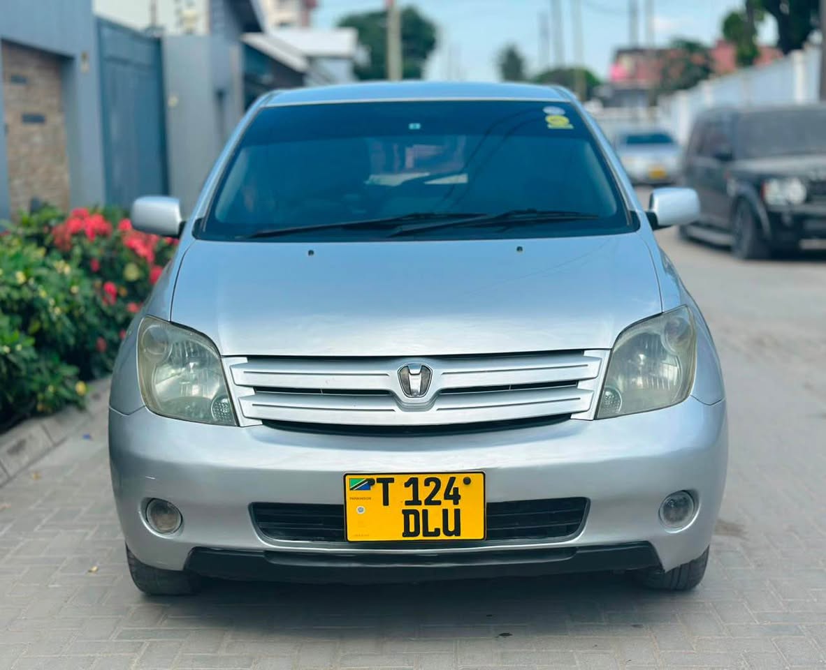 A picture of TOYOTA IST 0714058883