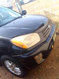 A picture of Buy and drive rav4 03 working fine ac chilling price