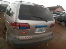 A picture of Toyota sienna tokunbo standard