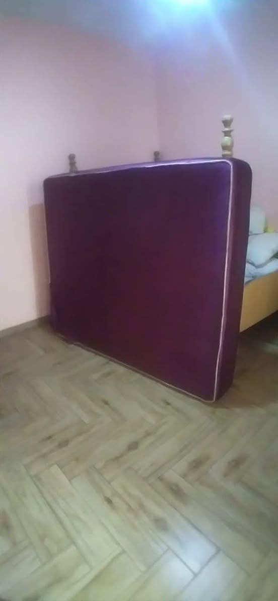 A picture of Slightly used household items on sale