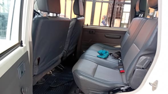 A picture of Land cruiser hard top