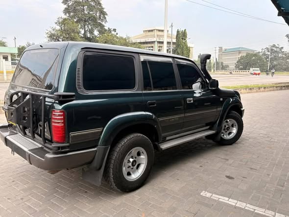 A picture of Land cruiser vx