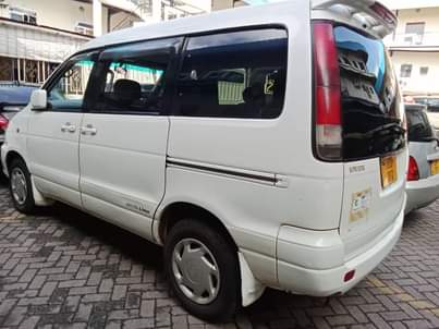 A picture of TOYOTA NOAH Sr40
