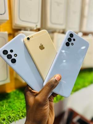 A picture of Iphone na samsung