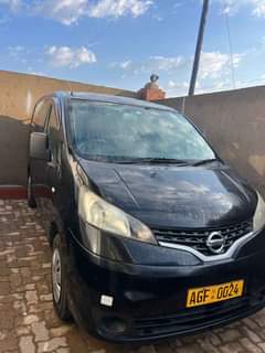 nissan nv200