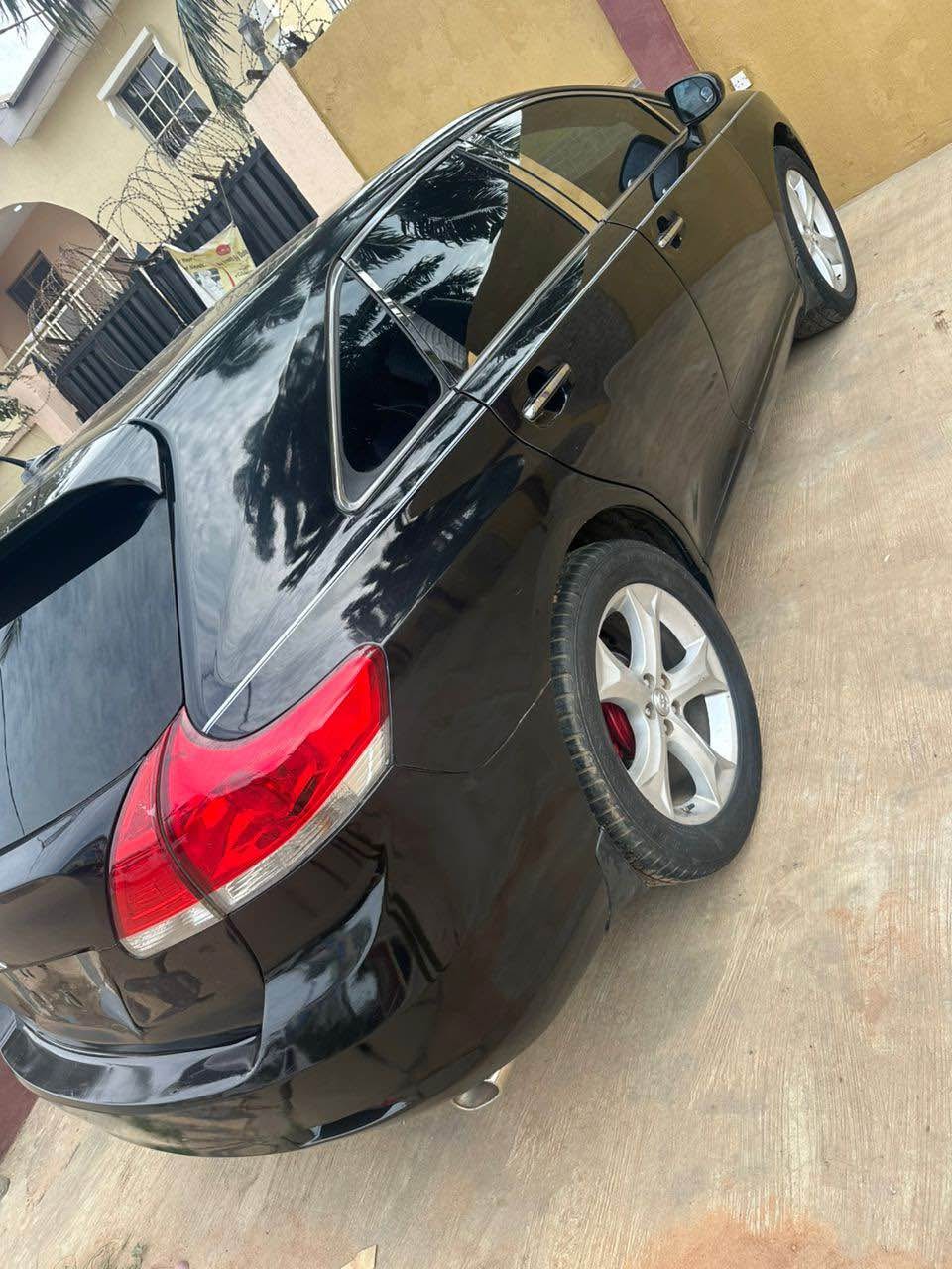 A picture of Neatly used thumb start 2010 Toyota Venza with double panoramic.