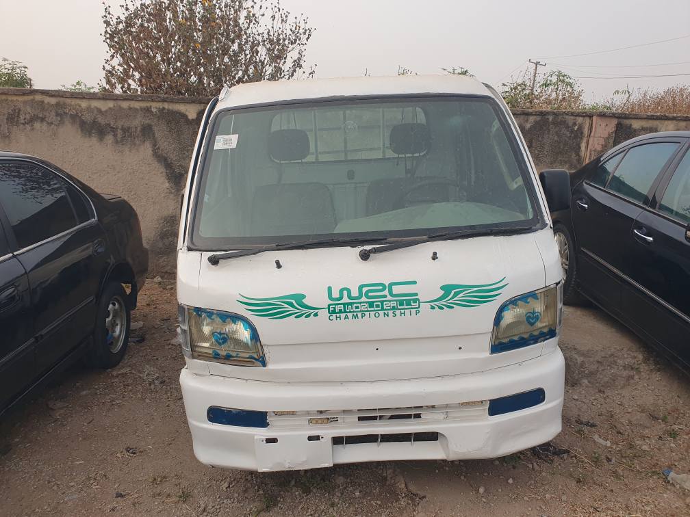 A picture of Hijet Daihatsu with injector engine working perfectly with sound engine