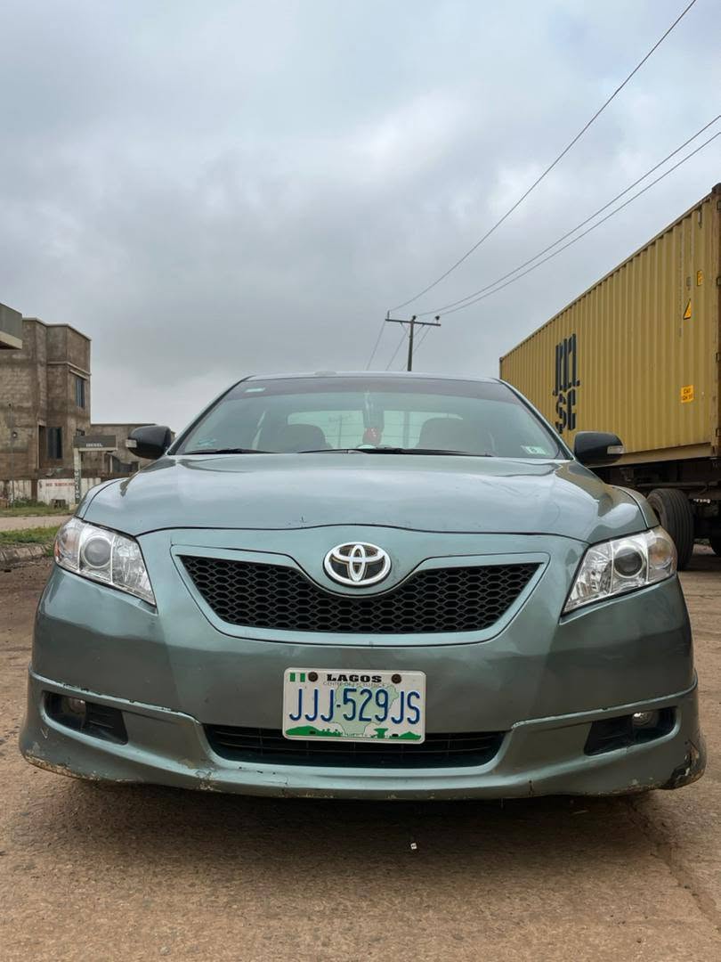 A picture of Toyota Camry Sport 08