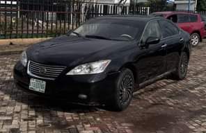 A picture of Takas Motors 07060931241 DISTRESS SALE Very Clean And Sound Lexus