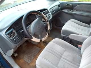 A picture of 2000 TOYOTA SIENNA