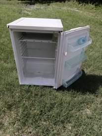 A picture of Beko fridge single door inagandsh Sana na kupoza bei 165000