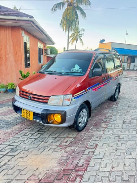A picture of TOYOTA NOAH SR50