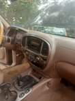 A picture of Toyota sequoia 2003